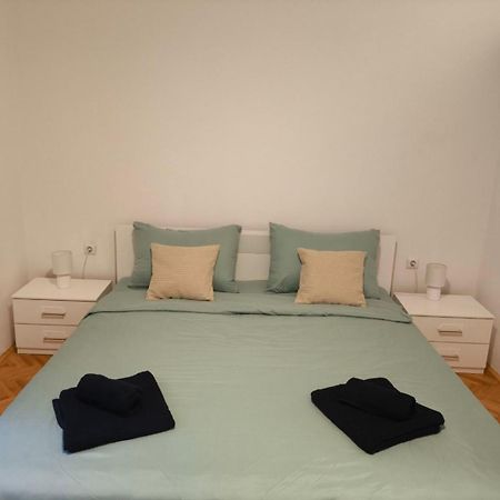 Appartamento Aurora Apartman Zara Esterno foto